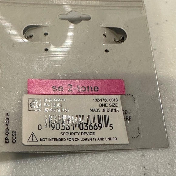 NWT 2 pairs Earrings- Sensitive Ears hoops silver & gold; Hannah silver dangles - Picture 6 of 8